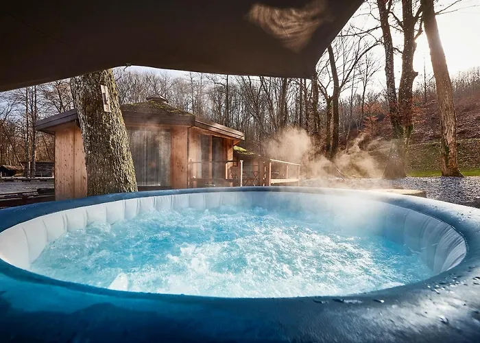 Pikol Village Wine Estate Vila